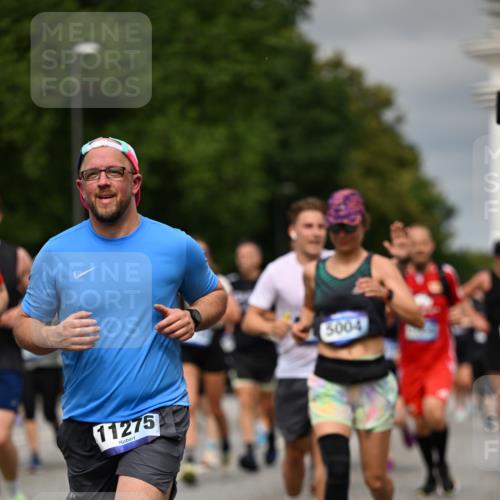 29.06.2025 - hella hamburg halbmarathon Dr. Thomas Lammeyer http://msf.ph/oto/8491655 29.06.2025 10:22:03 Kennedybrücke 1015, 1067, 1274, 1298, 1458, 1554, 1622, 1641, 1749, 1982, 2094, 2147, 2305, 2548, 2931, 3138, 3292, 3977, 4194, 4738, 4804, 5002, 5004, 5023, 5294, 7094, 7258, 7641, 8144, 8248, 8607, 9539, 9586, 9734, 9798, 10332, 10509, 10677, 10831, 11275, 11372 meine-sportfotos.de