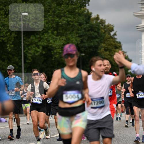 29.06.2025 - hella hamburg halbmarathon Dr. Thomas Lammeyer http://msf.ph/oto/8491697 29.06.2025 10:22:04 Kennedybrücke 1015, 1067, 1274, 1298, 1458, 1554, 1622, 1641, 1749, 1982, 2094, 2147, 2305, 2548, 2931, 3138, 3292, 3977, 4194, 4738, 4804, 5002, 5004, 5023, 5294, 7094, 7641, 8144, 8248, 8607, 9539, 9586, 9717, 9734, 9798, 10332, 10509, 10677, 10831, 11275, 11372 meine-sportfotos.de