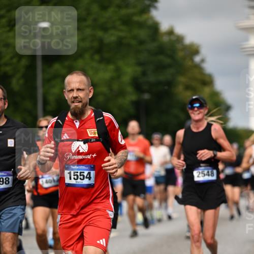 29.06.2025 - hella hamburg halbmarathon Dr. Thomas Lammeyer http://msf.ph/oto/8491861 29.06.2025 10:22:06 Kennedybrücke 1015, 1067, 1274, 1298, 1458, 1477, 1554, 1622, 1641, 1982, 2087, 2094, 2147, 2305, 2548, 2931, 3138, 3482, 3977, 4194, 4738, 4804, 5002, 5004, 5023, 5290, 5294, 7094, 7641, 7649, 7882, 8144, 8248, 8607, 9539, 9586, 9717, 9734, 9798, 9834, 10332, 10509, 10677, 10831, 11275, 11372 meine-sportfotos.de