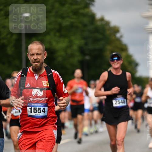 29.06.2025 - hella hamburg halbmarathon Dr. Thomas Lammeyer http://msf.ph/oto/8491898 29.06.2025 10:22:06 Kennedybrücke 1015, 1067, 1274, 1298, 1458, 1477, 1554, 1622, 1641, 1982, 2087, 2094, 2147, 2305, 2548, 2931, 3138, 3482, 3977, 4194, 4738, 4804, 5002, 5004, 5023, 5290, 5294, 7094, 7641, 7649, 7882, 8144, 8248, 8607, 9539, 9586, 9717, 9734, 9798, 9834, 10332, 10509, 10677, 10831, 11275, 11372 meine-sportfotos.de