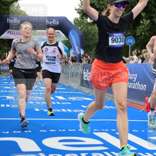 29.06.2025 - hella hamburg halbmarathon Strokosch-Dieckow http://msf.ph/oto/8492044 29.06.2025 10:44:58 Ziel 1171, 1424, 1520, 2098, 2890, 3917, 4425, 4997, 6266, 7709, 7843, 9030, 9710, 9720, 10741, 11688, 12161, 13919, 15334, 15365, 16058, 17381, 17382, 17406, 17544, 18055, 18631 meine-sportfotos.de