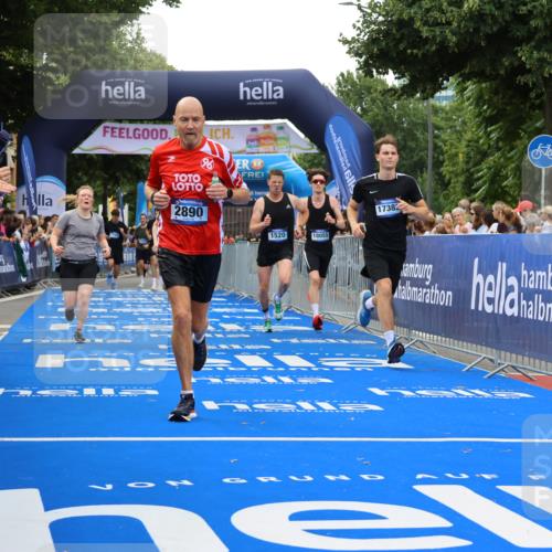 29.06.2025 - hella hamburg halbmarathon Strokosch-Dieckow http://msf.ph/oto/8492595 29.06.2025 10:44:56 Ziel 1171, 1424, 1520, 2098, 2890, 3098, 4425, 6266, 7056, 7167, 7709, 7843, 9030, 9720, 10741, 11688, 12161, 15334, 16058, 17381, 17382, 17406, 17544, 18055, 18631, 19210 meine-sportfotos.de
