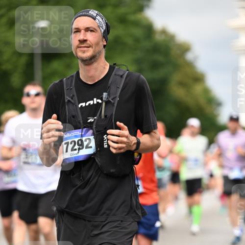 29.06.2025 - hella hamburg halbmarathon Dr. Thomas Lammeyer http://msf.ph/oto/8492869 29.06.2025 10:22:20 Kennedybrücke 1067, 1268, 1298, 1477, 1641, 1820, 1982, 2087, 2147, 2305, 2548, 2634, 3125, 3482, 3977, 4194, 4738, 4804, 5023, 5290, 5909, 6332, 7094, 7160, 7413, 7641, 7649, 7838, 7882, 7883, 8248, 9539, 9586, 9717, 9734, 9834, 9844, 10174, 10332, 10659, 10831, 10908, 10946, 11352 meine-sportfotos.de