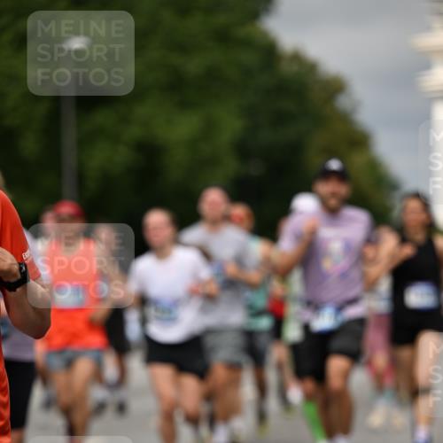 29.06.2025 - hella hamburg halbmarathon Dr. Thomas Lammeyer http://msf.ph/oto/8492936 29.06.2025 10:22:21 Kennedybrücke 1067, 1268, 1298, 1477, 1641, 1820, 1982, 2087, 2305, 2634, 3125, 3482, 3977, 4194, 4738, 4804, 5023, 5290, 5909, 6332, 7160, 7413, 7649, 7838, 7882, 7883, 8248, 9539, 9586, 9717, 9734, 9834, 9844, 10174, 10332, 10659, 10831, 10908, 10946, 11352 meine-sportfotos.de