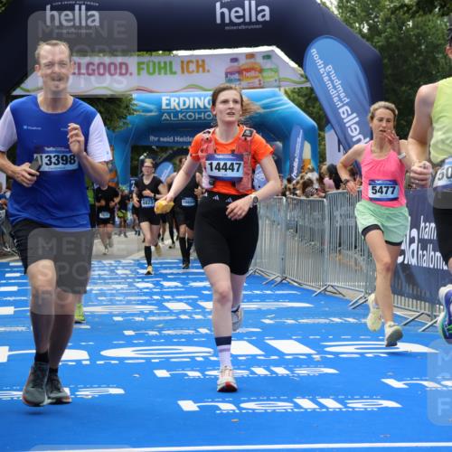 29.06.2025 - hella hamburg halbmarathon Strokosch-Dieckow http://msf.ph/oto/8493030 29.06.2025 10:42:51 Ziel 4823, 5011, 5477, 7035, 7105, 13398, 13725, 14447, 14560, 14813, 14849, 15297, 15301, 15851, 18559, 18659 meine-sportfotos.de