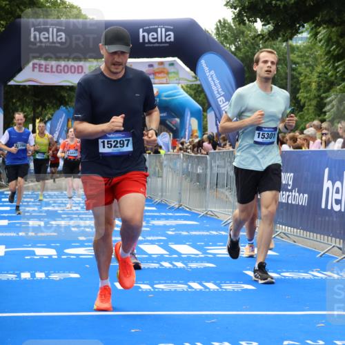 29.06.2025 - hella hamburg halbmarathon Strokosch-Dieckow http://msf.ph/oto/8493142 29.06.2025 10:42:48 Ziel 5011, 5477, 7105, 9371, 9534, 13398, 13725, 14447, 14560, 14813, 14849, 15297, 15301, 15851, 18559, 18659 meine-sportfotos.de
