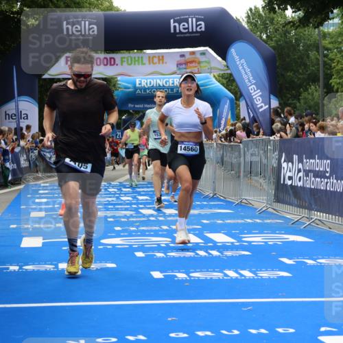 29.06.2025 - hella hamburg halbmarathon Strokosch-Dieckow http://msf.ph/oto/8493160 29.06.2025 10:42:46 Ziel 1700, 5011, 5477, 7105, 9371, 9534, 13398, 13725, 14447, 14560, 14813, 15297, 15301, 15851, 18559, 18659 meine-sportfotos.de