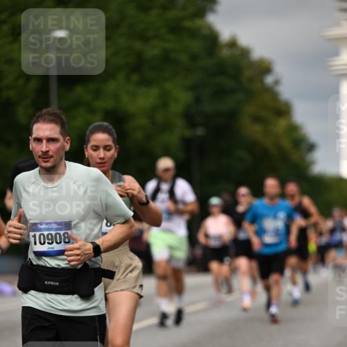 29.06.2025 - hella hamburg halbmarathon Dr. Thomas Lammeyer http://msf.ph/oto/8493356 29.06.2025 10:22:27 Kennedybrücke 1067, 1234, 1268, 1298, 1477, 1820, 2087, 2305, 2335, 2634, 2821, 3125, 3482, 4194, 4738, 5290, 5909, 6332, 7160, 7413, 7649, 7838, 7882, 7883, 8248, 8341, 9222, 9539, 9586, 9717, 9734, 9834, 9844, 10174, 10659, 10831, 10908, 10946, 11352 meine-sportfotos.de