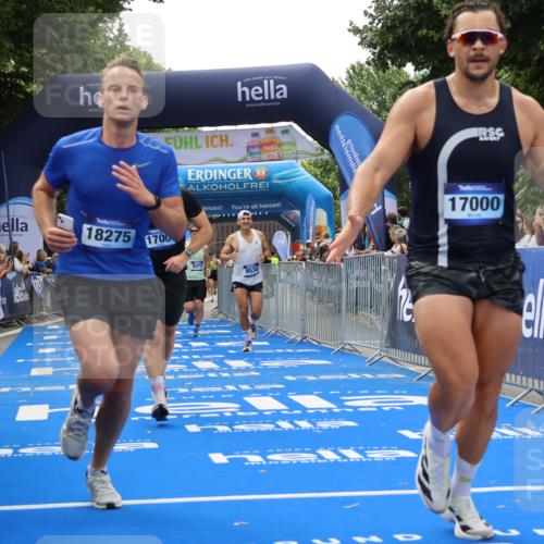 29.06.2025 - hella hamburg halbmarathon Strokosch-Dieckow http://msf.ph/oto/8493523 29.06.2025 10:42:39 Ziel 1700, 1735, 4235, 7508, 9371, 9534, 13483, 13725, 14560, 17000, 18275, 18632 meine-sportfotos.de