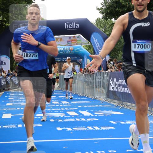 29.06.2025 - hella hamburg halbmarathon Strokosch-Dieckow http://msf.ph/oto/8493558 29.06.2025 10:42:39 Ziel 1700, 1735, 4235, 7508, 9371, 9534, 13483, 13725, 14560, 17000, 18275, 18632 meine-sportfotos.de