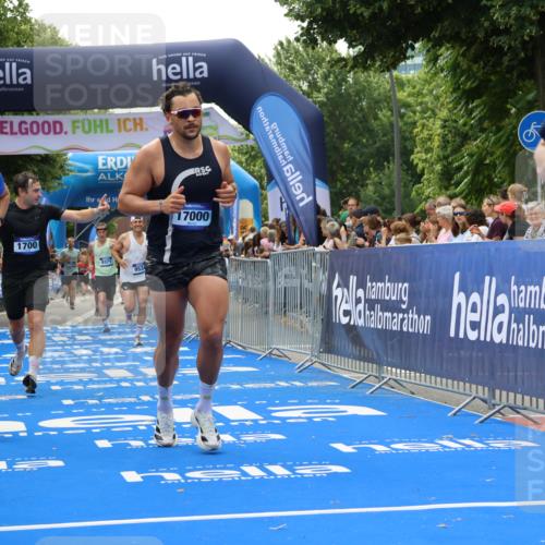 29.06.2025 - hella hamburg halbmarathon Strokosch-Dieckow http://msf.ph/oto/8493596 29.06.2025 10:42:38 Ziel 1700, 1735, 4235, 7508, 9371, 9534, 13483, 13725, 17000, 17016, 18275, 18632 meine-sportfotos.de