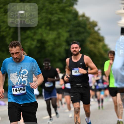 29.06.2025 - hella hamburg halbmarathon Dr. Thomas Lammeyer http://msf.ph/oto/8493605 29.06.2025 10:22:32 Kennedybrücke 1234, 1268, 1477, 1820, 2087, 2335, 2634, 2821, 3125, 3482, 4123, 4383, 4738, 5290, 5909, 6332, 7121, 7160, 7413, 7445, 7649, 7838, 7882, 7883, 8067, 8341, 9222, 9276, 9717, 9834, 9844, 10174, 10659, 10908, 10946, 11352 meine-sportfotos.de