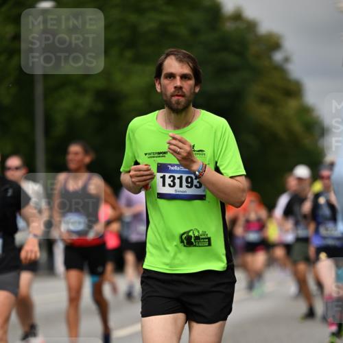 29.06.2025 - hella hamburg halbmarathon Dr. Thomas Lammeyer http://msf.ph/oto/8493819 29.06.2025 10:22:36 Kennedybrücke 1234, 1268, 1820, 2087, 2335, 2634, 2821, 3125, 3202, 3482, 4123, 4383, 5290, 5611, 5733, 5909, 6332, 7121, 7160, 7413, 7445, 7838, 7882, 7883, 8067, 8341, 8665, 9222, 9276, 9505, 9834, 9844, 10174, 10467, 10502, 10659, 10856, 10908, 10946, 11020, 11352 meine-sportfotos.de