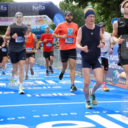 29.06.2025 - hella hamburg halbmarathon Strokosch-Dieckow http://msf.ph/oto/8493986 29.06.2025 10:42:24 Ziel 1209, 1256, 1312, 1353, 1800, 1962, 2233, 2675, 3523, 6639, 6770, 7116, 7448, 7693, 7734, 11907, 13446, 13746, 13807, 14226, 15095, 15175, 15270, 15623, 15654, 16281, 16295, 16333, 17016, 17637, 17733, 17911, 18330, 18680 meine-sportfotos.de