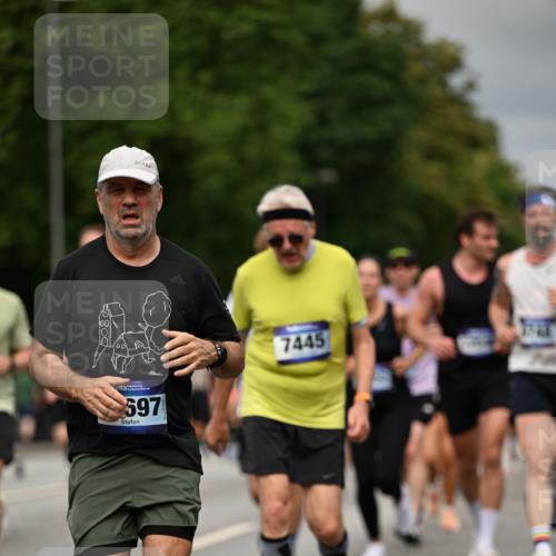 29.06.2025 - hella hamburg halbmarathon Dr. Thomas Lammeyer http://msf.ph/oto/8494049 29.06.2025 10:22:41 Kennedybrücke 1234, 1521, 1820, 2335, 2634, 2821, 3125, 3202, 4123, 4383, 5264, 5266, 5611, 5733, 5909, 5910, 6413, 7121, 7413, 7445, 7454, 7838, 8067, 8341, 8665, 9222, 9276, 9505, 9844, 10174, 10467, 10502, 10659, 10856, 11020 meine-sportfotos.de
