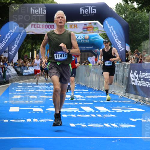 29.06.2025 - hella hamburg halbmarathon Strokosch-Dieckow http://msf.ph/oto/8494263 29.06.2025 10:42:03 Ziel 1441, 5682, 5690, 6593, 7363, 8694, 10216, 11417, 12098, 12292, 13196, 15846, 16677, 17363, 17864, 17926, 18772, 18920, 19046 meine-sportfotos.de