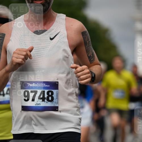 29.06.2025 - hella hamburg halbmarathon Dr. Thomas Lammeyer http://msf.ph/oto/8494347 29.06.2025 10:22:45 Kennedybrücke 1234, 1521, 1820, 2335, 2821, 3125, 3202, 3321, 3591, 3592, 4123, 4383, 5049, 5264, 5266, 5611, 5733, 5909, 5910, 6413, 7121, 7214, 7445, 7454, 8067, 8341, 8665, 8799, 9222, 9276, 9505, 9549, 9658, 10172, 10467, 10502, 10659, 10856, 11020 meine-sportfotos.de