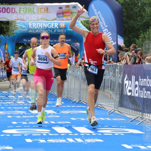 29.06.2025 - hella hamburg halbmarathon Strokosch-Dieckow http://msf.ph/oto/8494349 29.06.2025 10:41:57 Ziel 1169, 5690, 6593, 7092, 7363, 8694, 11417, 12292, 13196, 15521, 15846, 16507, 17864, 17926, 18920, 19046 meine-sportfotos.de