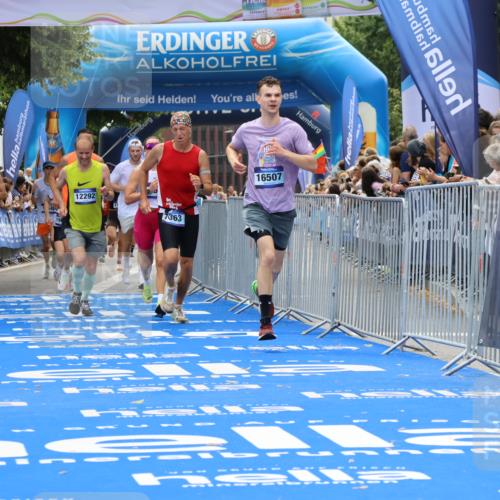 29.06.2025 - hella hamburg halbmarathon Strokosch-Dieckow http://msf.ph/oto/8494393 29.06.2025 10:41:55 Ziel 1169, 5690, 6593, 7092, 7363, 8694, 11417, 11765, 12292, 13196, 15521, 15846, 15935, 16507, 17864, 17926, 18920, 19046 meine-sportfotos.de