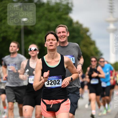 29.06.2025 - hella hamburg halbmarathon Dr. Thomas Lammeyer http://msf.ph/oto/8494692 29.06.2025 10:22:53 Kennedybrücke 1234, 1521, 2096, 2335, 2821, 3202, 3321, 3591, 3592, 4123, 4383, 4718, 4845, 5049, 5264, 5266, 5611, 5733, 5910, 6413, 6477, 6482, 7121, 7214, 7445, 7454, 8067, 8665, 8799, 9222, 9276, 9505, 9549, 9658, 9964, 10172, 10467, 10502, 10687, 10856, 11020 meine-sportfotos.de
