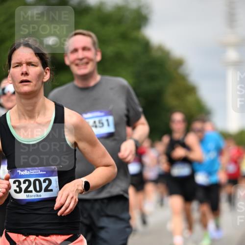 29.06.2025 - hella hamburg halbmarathon Dr. Thomas Lammeyer http://msf.ph/oto/8494703 29.06.2025 10:22:54 Kennedybrücke 1234, 1521, 2096, 2335, 2821, 3202, 3321, 3591, 3592, 4123, 4383, 4718, 4845, 5049, 5264, 5266, 5611, 5733, 5910, 6413, 6477, 6482, 7121, 7214, 7445, 7454, 8067, 8665, 8799, 9276, 9505, 9549, 9658, 9756, 9757, 9964, 10172, 10467, 10502, 10687, 10816, 10856, 11020 meine-sportfotos.de