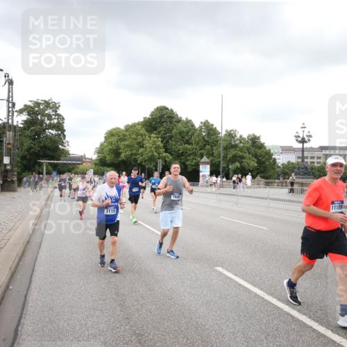 29.06.2025 - hella hamburg halbmarathon Jannik Wohlers http://msf.ph/oto/8494853 29.06.2025 10:55:02 Lombardsbrücke 1616, 1873, 1917, 3115, 3157, 3577, 4628, 5040, 5483, 5487, 7548, 7680, 8626, 9614, 9618, 9857, 9858, 10559, 10885, 11109, 12902, 13098, 13230, 14727, 15152, 15160, 16267, 16385, 16533, 16855, 17019, 17396, 18670, 18972 meine-sportfotos.de