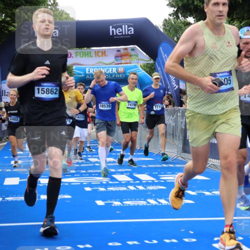 29.06.2025 - hella hamburg halbmarathon Strokosch-Dieckow http://msf.ph/oto/8494859 29.06.2025 10:44:33 Ziel 1057, 1468, 1782, 2365, 2402, 3305, 4991, 5476, 6490, 6495, 7322, 7710, 8928, 10669, 12554, 12711, 14351, 14464, 14667, 14798, 14816, 15862, 16224, 17097, 17729, 18107, 18437, 18464, 18539, 18560, 18765, 18868, 19206 meine-sportfotos.de