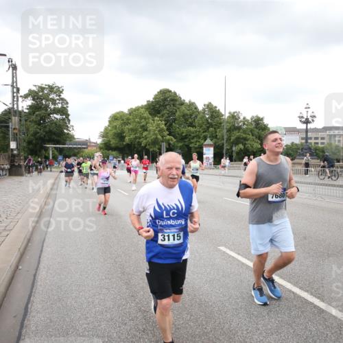 29.06.2025 - hella hamburg halbmarathon Jannik Wohlers http://msf.ph/oto/8494893 29.06.2025 10:55:03 Lombardsbrücke 1616, 1873, 1917, 3115, 3157, 3577, 4628, 5040, 5483, 5487, 7548, 7680, 8626, 9614, 9618, 9857, 9858, 10559, 10885, 11109, 12902, 13098, 13230, 14727, 15152, 15160, 16267, 16385, 16533, 16855, 17019, 17396, 18670, 18972 meine-sportfotos.de
