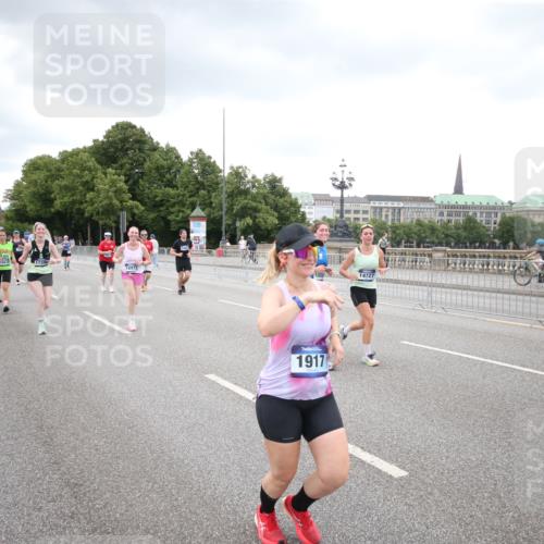 29.06.2025 - hella hamburg halbmarathon Jannik Wohlers http://msf.ph/oto/8494978 29.06.2025 10:55:06 Lombardsbrücke 1616, 1873, 1917, 3115, 3157, 3577, 4628, 5040, 5483, 5487, 7548, 7680, 8626, 9614, 9618, 9857, 9858, 10094, 10559, 10885, 11109, 12902, 13230, 14727, 15081, 15152, 16267, 16385, 16533, 16855, 17019, 17396, 18670, 18972 meine-sportfotos.de