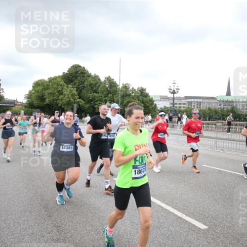 29.06.2025 - hella hamburg halbmarathon Jannik Wohlers http://msf.ph/oto/8495054 29.06.2025 10:55:09 Lombardsbrücke 1616, 1873, 1917, 3115, 3244, 5222, 5483, 5487, 7548, 7680, 8527, 8626, 9614, 9618, 9857, 9858, 10094, 10559, 10593, 10885, 11109, 12695, 12902, 14727, 15081, 15116, 16267, 16336, 16385, 16533, 16855, 16926, 17019, 17392, 17396, 18670, 18972 meine-sportfotos.de