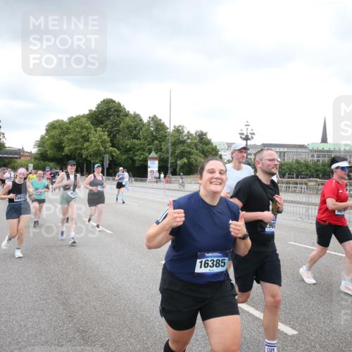 29.06.2025 - hella hamburg halbmarathon Jannik Wohlers http://msf.ph/oto/8495132 29.06.2025 10:55:10 Lombardsbrücke 1616, 1873, 1917, 3101, 3115, 3244, 5220, 5222, 5483, 5487, 5575, 7548, 7680, 8527, 8626, 9614, 9618, 9857, 9858, 9956, 10094, 10559, 10593, 10885, 11109, 12695, 12902, 14727, 15081, 15116, 15289, 16267, 16336, 16385, 16855, 16926, 17019, 17392, 17396, 18670, 18972 meine-sportfotos.de