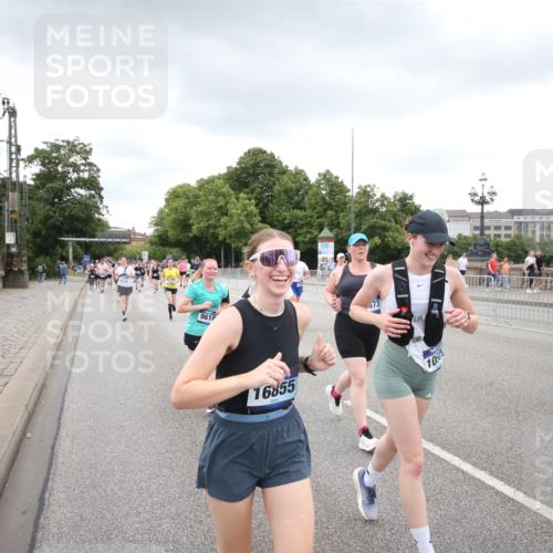29.06.2025 - hella hamburg halbmarathon Jannik Wohlers http://msf.ph/oto/8495189 29.06.2025 10:55:12 Lombardsbrücke 1616, 1873, 1917, 3101, 3244, 5220, 5222, 5487, 5575, 7548, 7680, 8527, 8626, 8648, 9614, 9618, 9857, 9858, 9956, 10094, 10436, 10438, 10559, 10593, 10885, 12695, 12902, 13504, 14727, 15081, 15116, 15289, 16267, 16336, 16651, 16768, 16855, 16926, 17019, 17392, 17396, 18670, 18907, 18972 meine-sportfotos.de