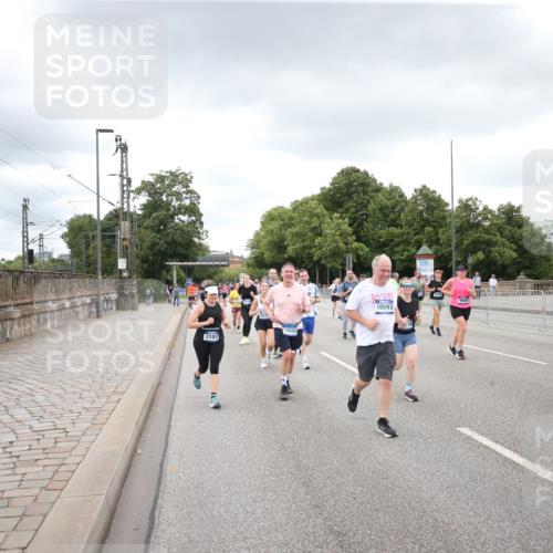 29.06.2025 - hella hamburg halbmarathon Jannik Wohlers http://msf.ph/oto/8495255 29.06.2025 10:55:21 Lombardsbrücke 1616, 3101, 3244, 4265, 4470, 4896, 5220, 5222, 5575, 6055, 6056, 6113, 6257, 6594, 7548, 7969, 8110, 8527, 8532, 8533, 8648, 9548, 9614, 9618, 9861, 9865, 9956, 10094, 10436, 10438, 10449, 10593, 11903, 11962, 11963, 12695, 13504, 14124, 14492, 15081, 15116, 15289, 15763, 15764, 16336, 16651, 16768, 16926, 17168, 17392, 18195, 18907 meine-sportfotos.de