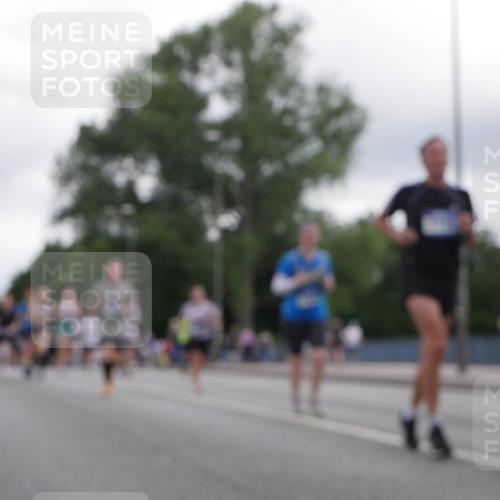 29.06.2025 - hella hamburg halbmarathon Luisa Fischer http://msf.ph/oto/8495289 29.06.2025 10:53:25 Kennedybrücke 2160, 3701, 3710, 4168, 7755, 9940, 10060 meine-sportfotos.de