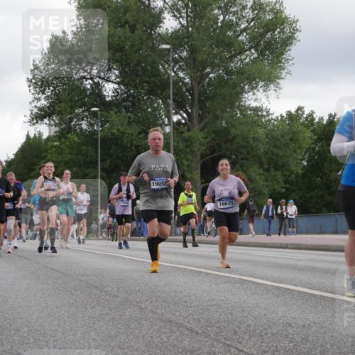 29.06.2025 - hella hamburg halbmarathon Luisa Fischer http://msf.ph/oto/8495309 29.06.2025 10:53:27 Kennedybrücke 17608, 3710, 9940, 3701, 14144, 18586, 19058, 16635, 2160, 2160, 3680, 3701, 3710, 4168, 7721, 7722, 7755, 9940 meine-sportfotos.de