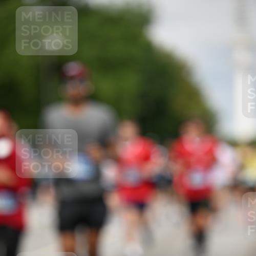 29.06.2025 - hella hamburg halbmarathon Dr. Thomas Lammeyer http://msf.ph/oto/8495330 29.06.2025 10:22:59 Kennedybrücke 1349, 1521, 2096, 2781, 3026, 3202, 3321, 3591, 3592, 4383, 4718, 4845, 5049, 5264, 5266, 5323, 5611, 5733, 5910, 6194, 6413, 6477, 6482, 7051, 7121, 7214, 7454, 8665, 8799, 9276, 9505, 9549, 9658, 9756, 9757, 9964, 10037, 10172, 10467, 10502, 10687, 10816, 10856, 11020 meine-sportfotos.de