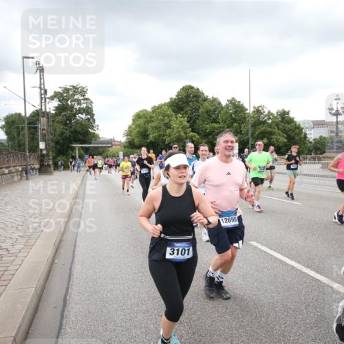 29.06.2025 - hella hamburg halbmarathon Jannik Wohlers http://msf.ph/oto/8495353 29.06.2025 10:55:22 Lombardsbrücke 1616, 3101, 3244, 4265, 4470, 4896, 5220, 5222, 5575, 6055, 6056, 6113, 6257, 6594, 7548, 7969, 8110, 8527, 8532, 8533, 8648, 9548, 9861, 9865, 9956, 10094, 10436, 10438, 10449, 10593, 11903, 11962, 11963, 12695, 13504, 14124, 14492, 15081, 15116, 15289, 15763, 15764, 16336, 16651, 16768, 16926, 17038, 17039, 17168, 17392, 18195, 18907 meine-sportfotos.de