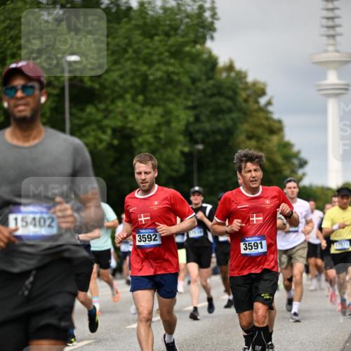 29.06.2025 - hella hamburg halbmarathon Dr. Thomas Lammeyer http://msf.ph/oto/8495356 29.06.2025 10:22:59 Kennedybrücke 1349, 1521, 2096, 2781, 3026, 3202, 3321, 3591, 3592, 4383, 4718, 4845, 5049, 5264, 5266, 5323, 5611, 5733, 5910, 6194, 6413, 6477, 6482, 7051, 7121, 7214, 7454, 8665, 8799, 9276, 9505, 9549, 9658, 9756, 9757, 9964, 10037, 10172, 10467, 10502, 10687, 10816, 10856, 11020 meine-sportfotos.de