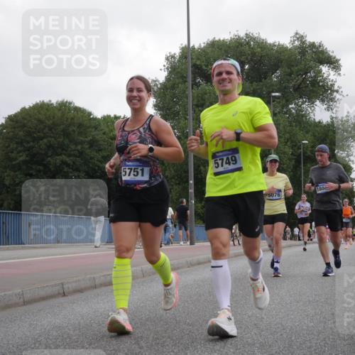 29.06.2025 - hella hamburg halbmarathon Luisa Fischer http://msf.ph/oto/8495635 29.06.2025 10:53:53 Kennedybrücke 5751, 5749, 5076, 180, 18067, 1487, 1511, 2047, 4642, 4695, 7133, 7161, 7677, 9096 meine-sportfotos.de