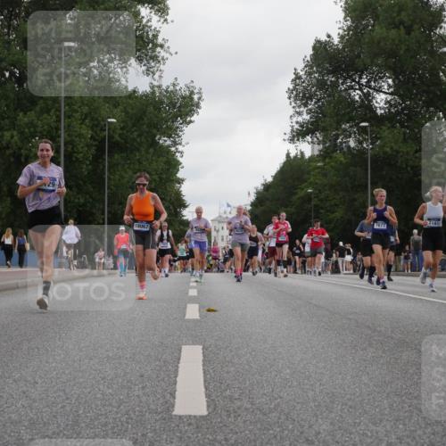 29.06.2025 - hella hamburg halbmarathon Luisa Fischer http://msf.ph/oto/8495689 29.06.2025 10:53:57 Kennedybrücke 29, 7161, 4695, 7133, 7677, 18067, 8833, 1478, 1487, 1511, 2047, 4695, 7133, 7161, 7677, 8833, 9096, 10437 meine-sportfotos.de