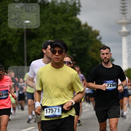 29.06.2025 - hella hamburg halbmarathon Dr. Thomas Lammeyer http://msf.ph/oto/8495693 29.06.2025 10:23:05 Kennedybrücke 1349, 1521, 1718, 2096, 2311, 2781, 3026, 3321, 3529, 3591, 3592, 4718, 4845, 5049, 5098, 5264, 5266, 5323, 5611, 5733, 5910, 6194, 6413, 6477, 6482, 7051, 7214, 7454, 7566, 7844, 8575, 8665, 8799, 9549, 9652, 9658, 9756, 9757, 9964, 10037, 10172, 10467, 10687, 10816 meine-sportfotos.de
