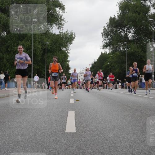 29.06.2025 - hella hamburg halbmarathon Luisa Fischer http://msf.ph/oto/8495698 29.06.2025 10:53:58 Kennedybrücke 1129, 7161, 4695, 18067, 8833, 7677, 1346, 1478, 1487, 3647, 4695, 7133, 7161, 7677, 8833, 8986, 9096, 10437 meine-sportfotos.de