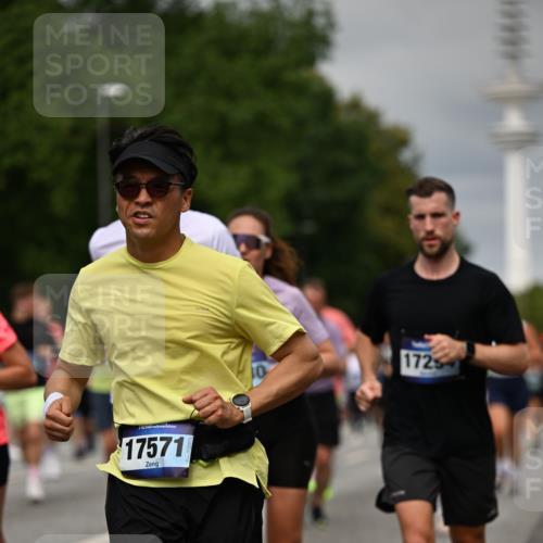 29.06.2025 - hella hamburg halbmarathon Dr. Thomas Lammeyer http://msf.ph/oto/8495704 29.06.2025 10:23:05 Kennedybrücke 1349, 1521, 1718, 2096, 2311, 2781, 3026, 3321, 3529, 3591, 3592, 4718, 4845, 5049, 5098, 5264, 5266, 5323, 5611, 5733, 5910, 6194, 6413, 6477, 6482, 7051, 7214, 7454, 7566, 7844, 8575, 8665, 8799, 9549, 9652, 9658, 9756, 9757, 9964, 10037, 10172, 10467, 10687, 10816 meine-sportfotos.de