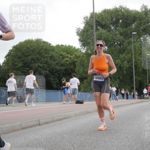 29.06.2025 - hella hamburg halbmarathon Luisa Fischer http://msf.ph/oto/8495717 29.06.2025 10:54:00 Kennedybrücke 29, 18067, 1478, 3647, 4695, 7133, 7161, 7677, 8833, 8986, 9096, 10437 meine-sportfotos.de