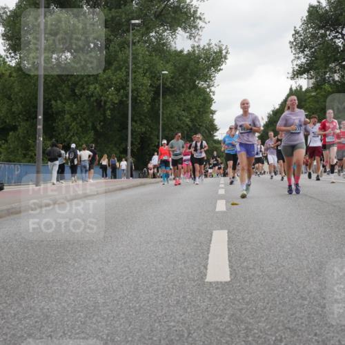 29.06.2025 - hella hamburg halbmarathon Luisa Fischer http://msf.ph/oto/8495733 29.06.2025 10:54:01 Kennedybrücke 18404, 883, 833, 1478, 3647, 4695, 7133, 7161, 7677, 8833, 8986, 9096, 10437 meine-sportfotos.de