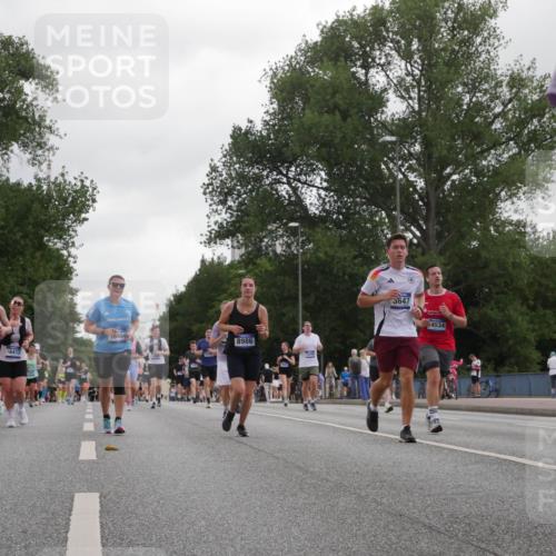 29.06.2025 - hella hamburg halbmarathon Luisa Fischer http://msf.ph/oto/8495802 29.06.2025 10:54:05 Kennedybrücke 16410, 15105, 16412, 404, 8986, 3647, 4534, 14773, 1478, 3647, 6178, 7161, 7677, 8833, 8986, 10437 meine-sportfotos.de