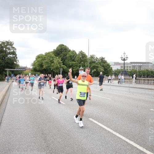 29.06.2025 - hella hamburg halbmarathon Jannik Wohlers http://msf.ph/oto/8495812 29.06.2025 10:55:33 Lombardsbrücke 1909, 2793, 3268, 4265, 4470, 4473, 4836, 4896, 5306, 5994, 6055, 6056, 6113, 6257, 6494, 6594, 7516, 7616, 7969, 8110, 8532, 8533, 9548, 9838, 9861, 9865, 10436, 10438, 10449, 10640, 11903, 11962, 11963, 12267, 13055, 13504, 13627, 14124, 14142, 14221, 14280, 14281, 14492, 15199, 15272, 15763, 15764, 16413, 16651, 16960, 17038, 17039, 17168, 18195, 18329 meine-sportfotos.de