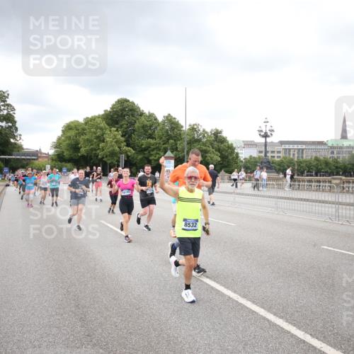 29.06.2025 - hella hamburg halbmarathon Jannik Wohlers http://msf.ph/oto/8495824 29.06.2025 10:55:33 Lombardsbrücke 1909, 2793, 3268, 4265, 4470, 4473, 4836, 4896, 5306, 5994, 6055, 6056, 6113, 6257, 6494, 6594, 7516, 7616, 7969, 8110, 8532, 8533, 9548, 9838, 9861, 9865, 10436, 10438, 10449, 10640, 11903, 11962, 11963, 12267, 13055, 13504, 13627, 14124, 14142, 14221, 14280, 14281, 14492, 15199, 15272, 15763, 15764, 16413, 16651, 16960, 17038, 17039, 17168, 18195, 18329 meine-sportfotos.de