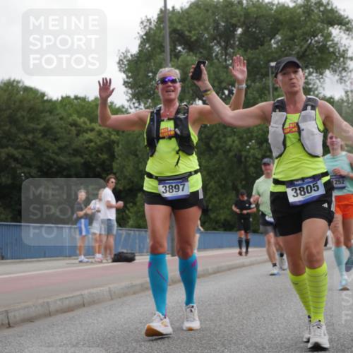 29.06.2025 - hella hamburg halbmarathon Luisa Fischer http://msf.ph/oto/8496073 29.06.2025 10:54:26 Kennedybrücke 3897, 3805, 252, 1208, 2358, 2859, 3229, 7769, 8779 meine-sportfotos.de