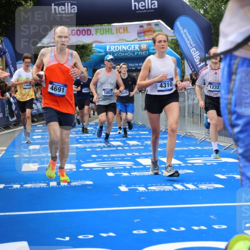 29.06.2025 - hella hamburg halbmarathon Strokosch-Dieckow http://msf.ph/oto/8496088 29.06.2025 10:44:25 Ziel 1057, 1220, 1902, 3305, 4310, 4691, 7191, 7322, 8928, 12327, 12528, 12554, 14464, 14667, 15862, 16547, 16803, 17097, 17729, 18765, 18806 meine-sportfotos.de